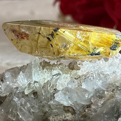 太陽ルチル✨　タイチン　ゴールド　ルチルクォーツ　クリスタル　水晶　原石
