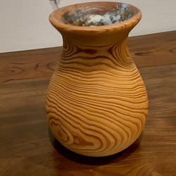 杉の丸太花瓶 1枚目の画像