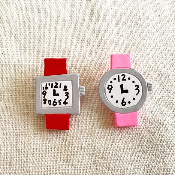 （送料無料）粘土ブローチ 「腕時計　ピンク・丸　※赤・四角→sold out」 1枚目の画像