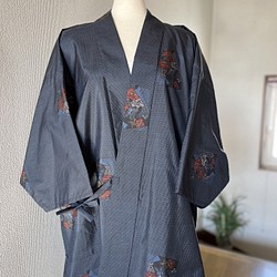 大島紬　着物リメイク　作務衣　7マルキ　現品限り　大人可愛い和の上衣　 1枚目の画像