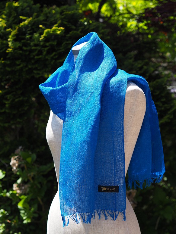 ベルギーリネンの手織りストール【ブルー・無地】 1枚目の画像