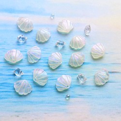 オリジナル新作★ 11mm貝殻のアセテートパーツ　パールホワイト×レインボーグラデーション 1枚目の画像