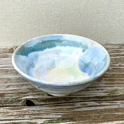 コバルト雲と色釉の白茶碗 1枚目の画像