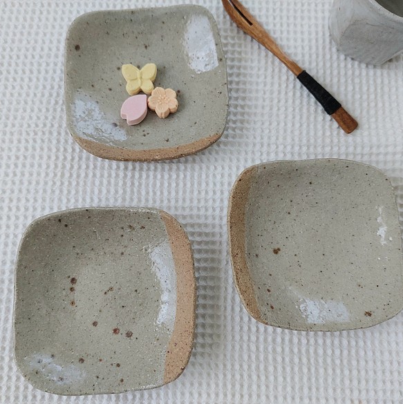 角板皿　豆皿　うす茶 1枚目の画像
