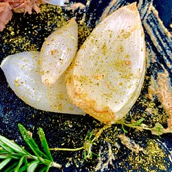 石臼挽き粉山椒（ハーフ8g）【味噌汁や焼き魚など和食に万能スパイス！減塩に】 1枚目の画像
