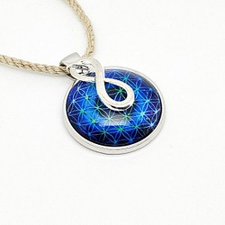 フラワーオブライフ・メビウスの輪・ヘンプ　ネックレス（青色/銀色）（生命の花/神聖幾何学） 1枚目の画像