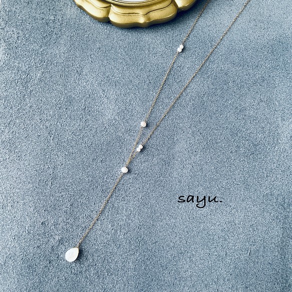 ✨再販✨【14kgf 】ホワイトシェルと淡水パールのY字ネックレス 1枚目の画像