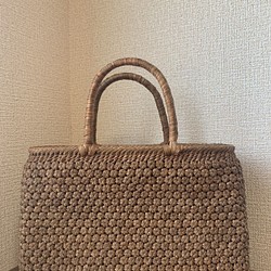 山葡萄　山葡萄籠バッグ　手作り　山葡萄かごバッグ　内布付き、小粒花編み 1枚目の画像