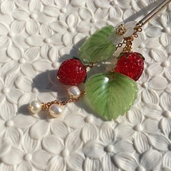 【若桑】《微氣泡。莓果》II。手造樹脂莓果髮簪。琉璃小草莓。可改髮夾。 第1張的照片