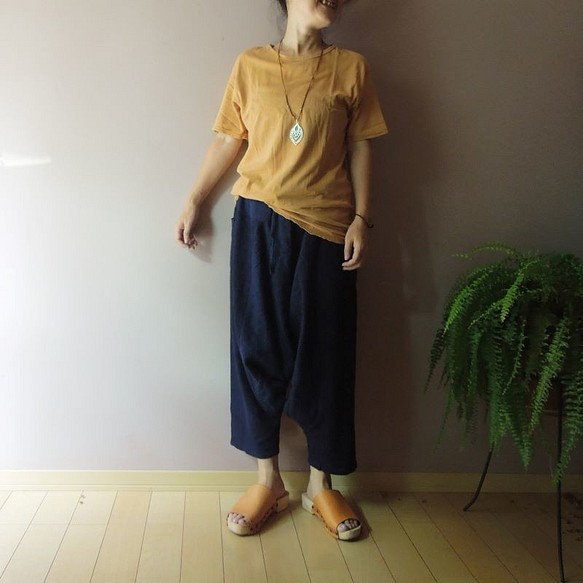 【SALE】asana ユニセックス草木染めTシャツ314●泥染めディン 1枚目の画像