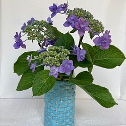 陶器 籠編み花瓶(青) 1枚目の画像