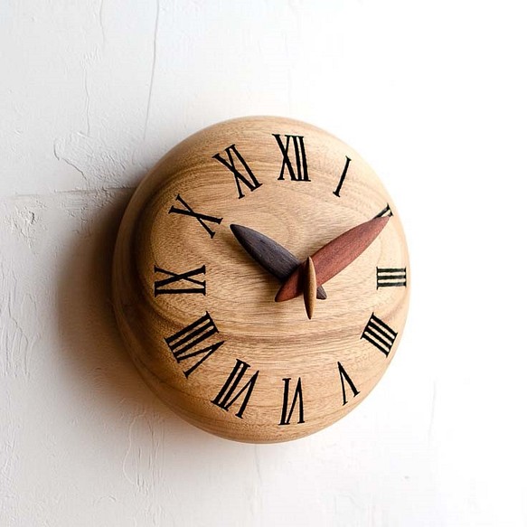 ぷっくりキュートな手作り木製時計 サイズ 約15cm 掛け時計・置き時計