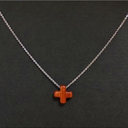 小さな十字架ネックレス（花梨＋チェーン） 1枚目の画像