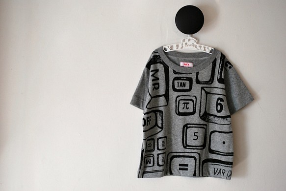 キーボードプリントTーシャツ（５−６才） 1枚目の画像