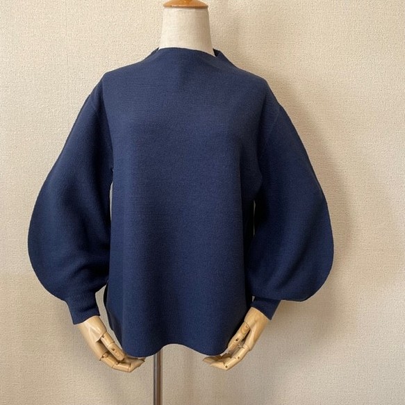 ビックシルエット　ホールガーメント　パフスリーブボトルネックセーター　Ｄブルー 1枚目の画像