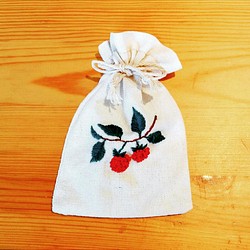 刺繍ポーチ　木苺 1枚目の画像