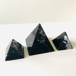 盛り塩オルゴナイト 3点セット・麻炭 金粉 ヒマラヤ水晶 ピラミッド・osumi 1枚目の画像