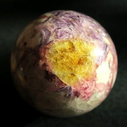 [收藏家] 電氣石 + 鋰鐵礦球體（68 毫米） 第1張的照片