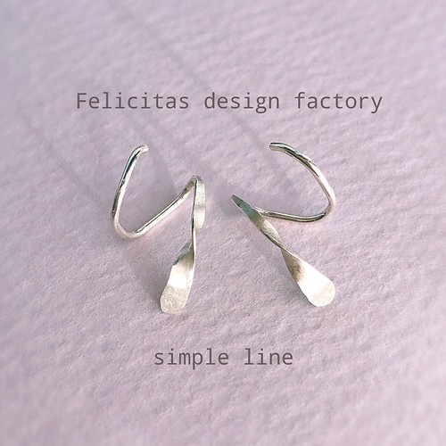 Silver925 平打ちツイストのまきつくピアス ピアス Felicitas 通販 Creema クリーマ ハンドメイド 手作り クラフト作品の販売サイト