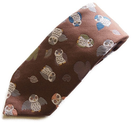 和柄　高級ネクタイ　金襴布利用　おしゃれで和の一本です。＜ふくろう＞ 1枚目の画像