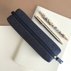 日本花紋筆盒[絲綢] 第1張的照片