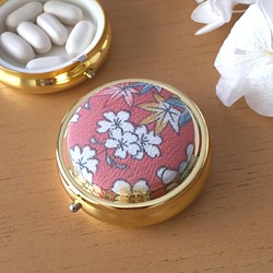 日本圖案藥盒--金色--櫻花/秋葉圖案 第1張的照片