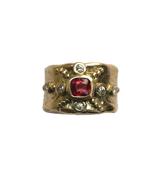 Shield Ring with Red Spinel 1枚目の画像