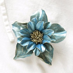 皮革胸花童話玫瑰（復古藍色） 第1張的照片
