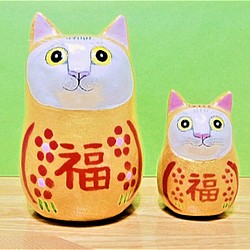 2つの猫のだるま（ゴールド）（大）と（中）置物＃6 その他置物 工房TAKA 通販｜Creema(クリーマ)