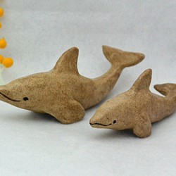 イルカの置物　２匹セット！　オーブン陶芸　ベージュ系　手作り陶芸 1枚目の画像