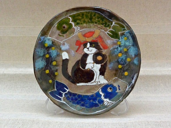 ネコの五月人形　カラフルな絵皿　端午の節句　お皿立て付き　猫・ねこ　こいのぼり　手作り陶器・陶芸 1枚目の画像