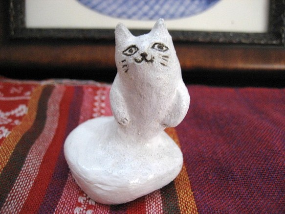 オーブン陶芸　餅の妖精（？）　猫顔　ネコ餅 1枚目の画像