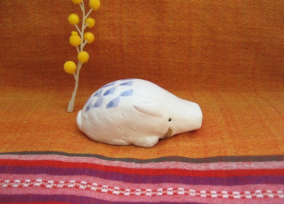 クリーマ限定！　2019年亥　白イノシシの置物（C)　干支の飾り　猪　リラックス・ほわいといのしし　陶器・陶芸 1枚目の画像