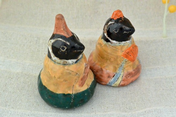 ひな人形　ペンギンのお雛様　鳥　penguins 手作り陶器・陶芸　鳥の置き物 1枚目の画像