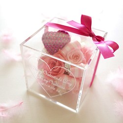 《名入れギフト☆メッセージ刻印》message ROSE “PINK Heart” 可愛いを詰め込んだフラワーボックス　 1枚目の画像
