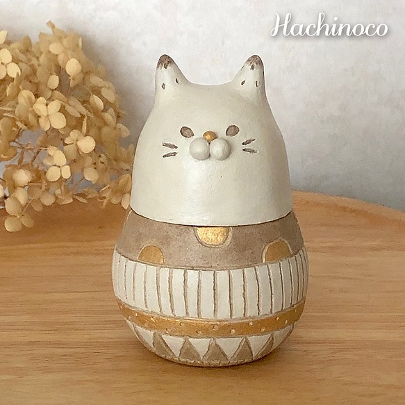 【猫好きさんに】陶土ふたもの   猫リョーシカ風オブジェの小物入れ 1枚目の画像