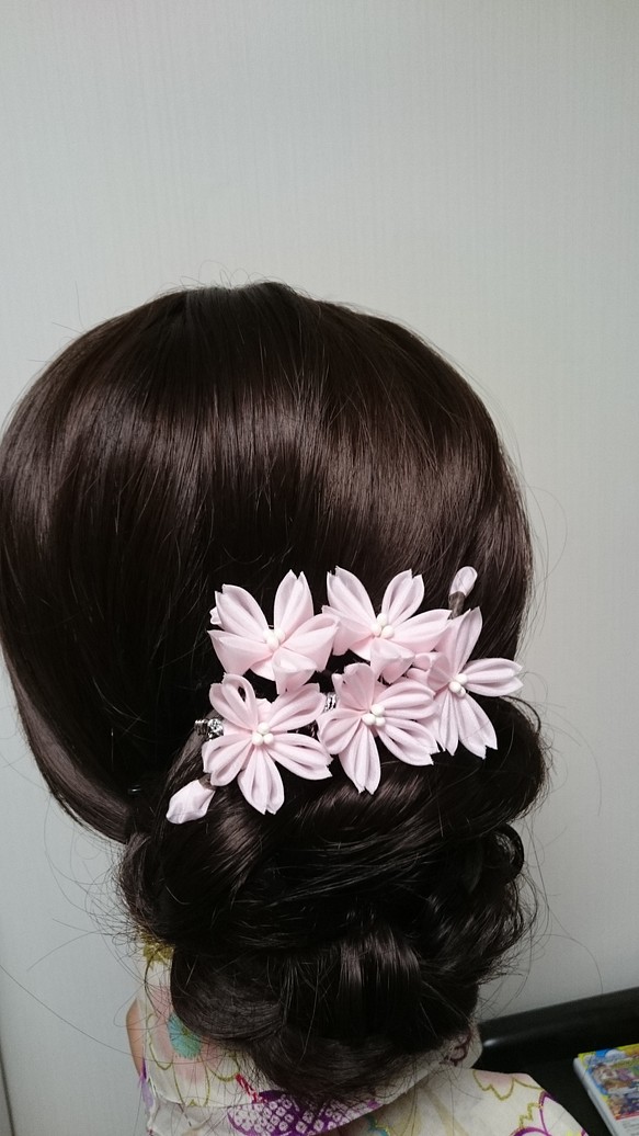 桜のヘアコーム＊つまみ細工髪飾り 1枚目の画像