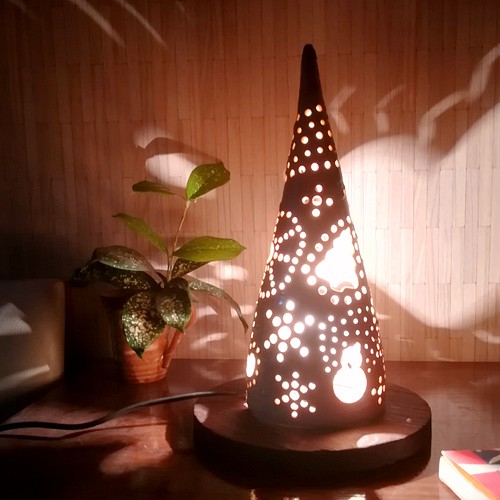 クリスマスランプシェード 陶器製 照明 ライト ランプ Irohagama 通販 Creema クリーマ ハンドメイド 手作り クラフト作品の販売サイト