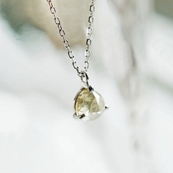 Pt900 ほんのりGreenish Yellow ダイヤモンド 0.57ct ネックレス【1点物】 1枚目の画像