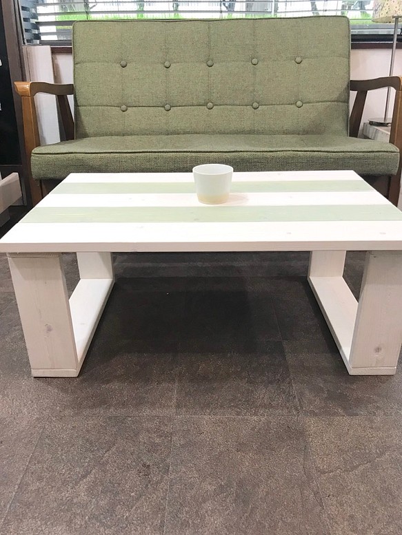 ピスタチオグリーン×ミルキーホワイト西海岸スタイル シャビーテーブル 1枚目の画像