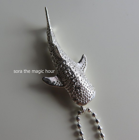 ジンベエザメシルバーネックレス　大人可愛いリアルなジンベエザメ　Whale shark necklace