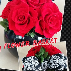 赤のバラと黒の花器がすてきなジェニー 1枚目の画像