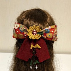 えんじと黄金色のマーガレット花リボンの髪飾りセット（卒業式・袴・ちりめん細工） 1枚目の画像