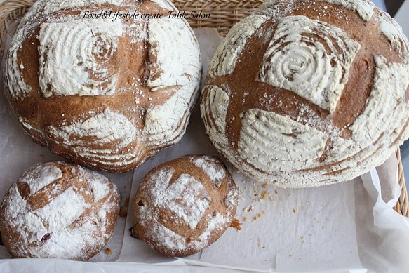 自家製酵母＆国産小麦の手作りパン　パンドカンパーニュ　1/２個 1枚目の画像