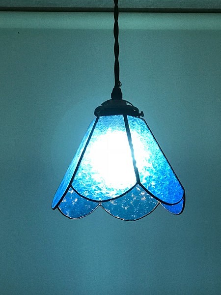 彩色玻璃[燈飾]柔和的六面體藍色吊燈禮品吊頂燈 第1張的照片