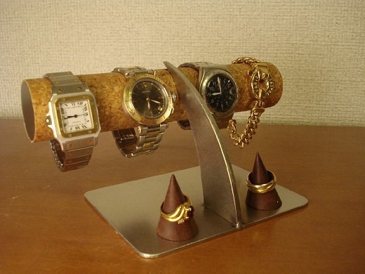 ハロウィンプレゼント木製リングスタンド付き腕時計スタンド 1枚目の画像