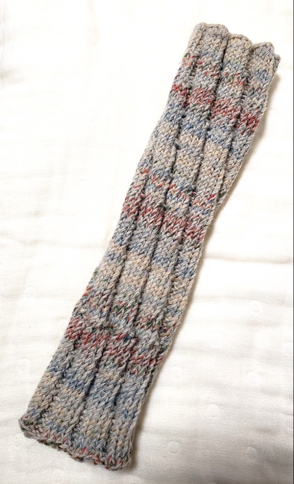 ニット手編みふっくら長めのレッグウォーマーアームウォーマー スパイラルソックス編み 1枚目の画像
