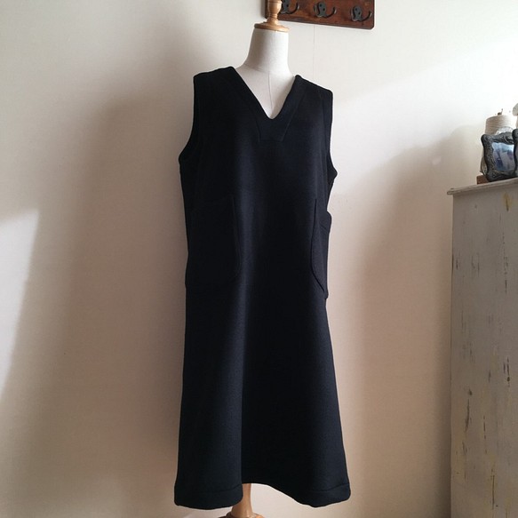 SALE カシミヤウール黒で作ったジャンパースカート 1枚目の画像