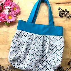 [S尺寸]鏤空蕾絲（花朵圖案）奶奶包藍色&lt;推薦用於午餐包&gt;隨肩換 第1張的照片