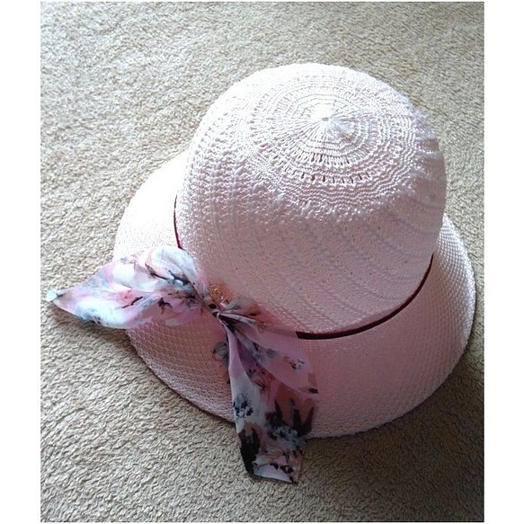フェミニンピンク♪シフォンリボンとベロアレースライン☆柔らかでバッグインもできる ピンク ポーラー ハット 帽子 1枚目の画像